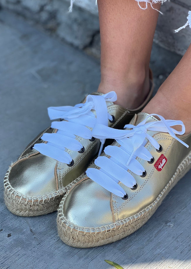 TENIS PIEL DORADO