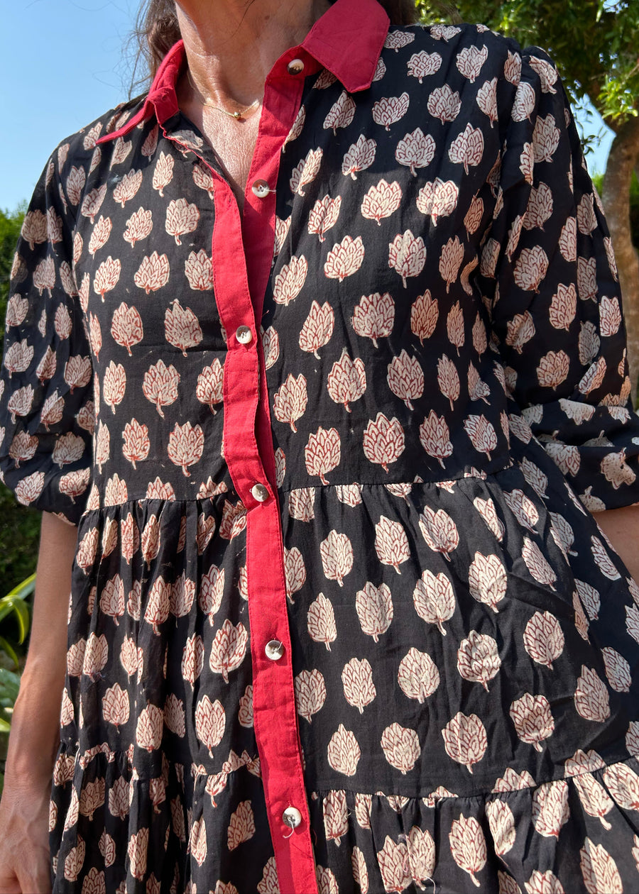 VESTIDO CUELLOS NEGRO