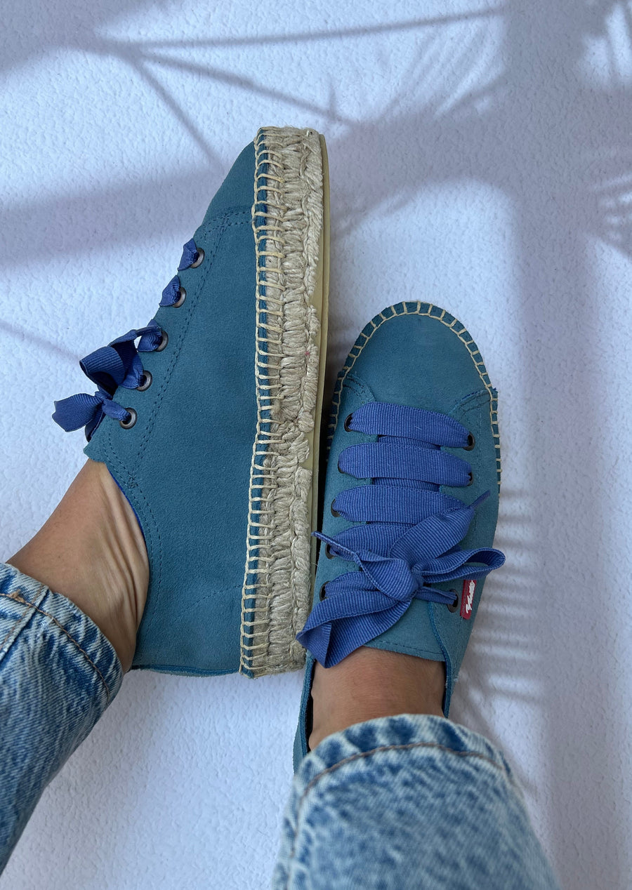 TENIS PIEL AZUL MEZCLILLA